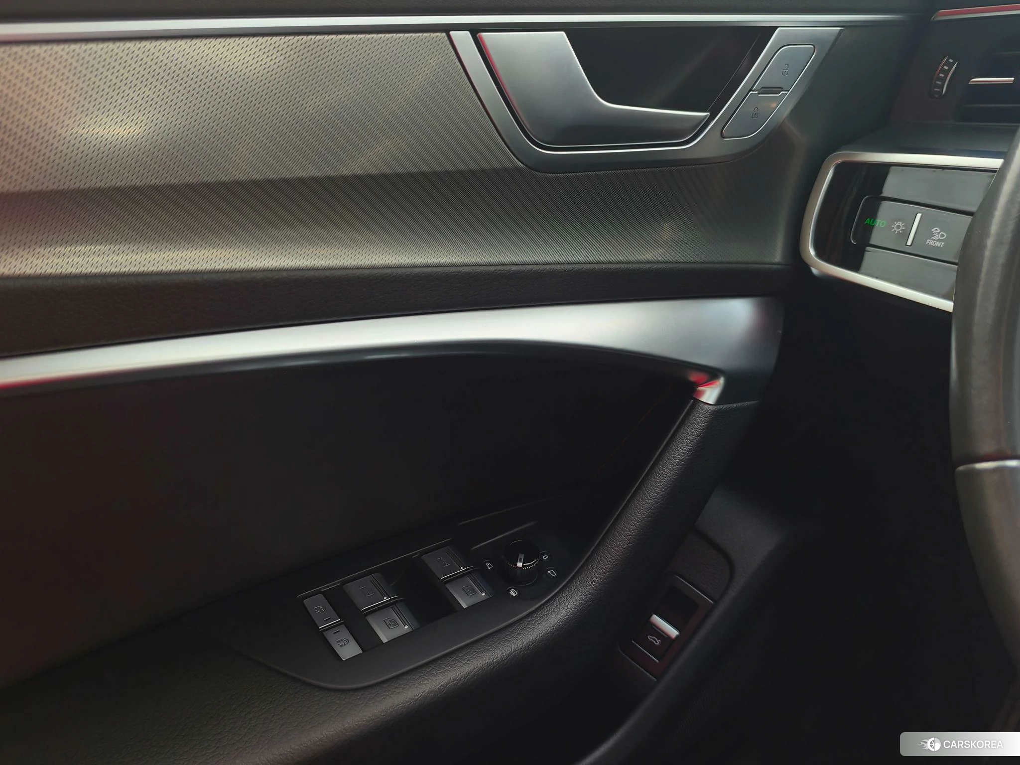 Audi A6L id 4513842 из Китая 17