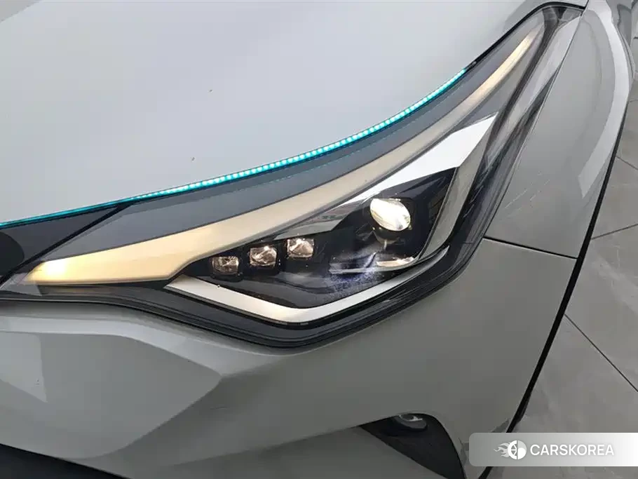 Toyota C-HR id 4546366 из Китая 12