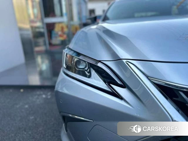 Lexus ES id 4259795 из Китая 8