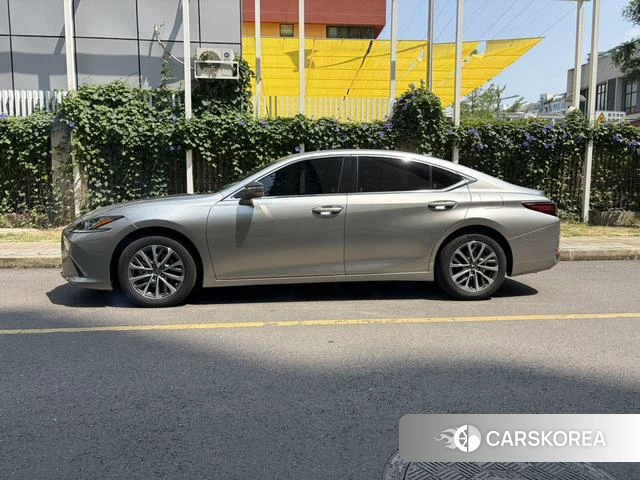 Lexus ES id 4300147 из Китая 22