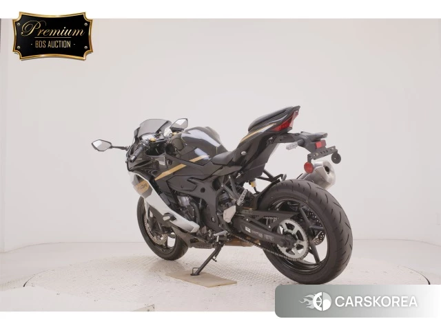 Kawasaki ZX-4R SE id 4313161 из Японии 6