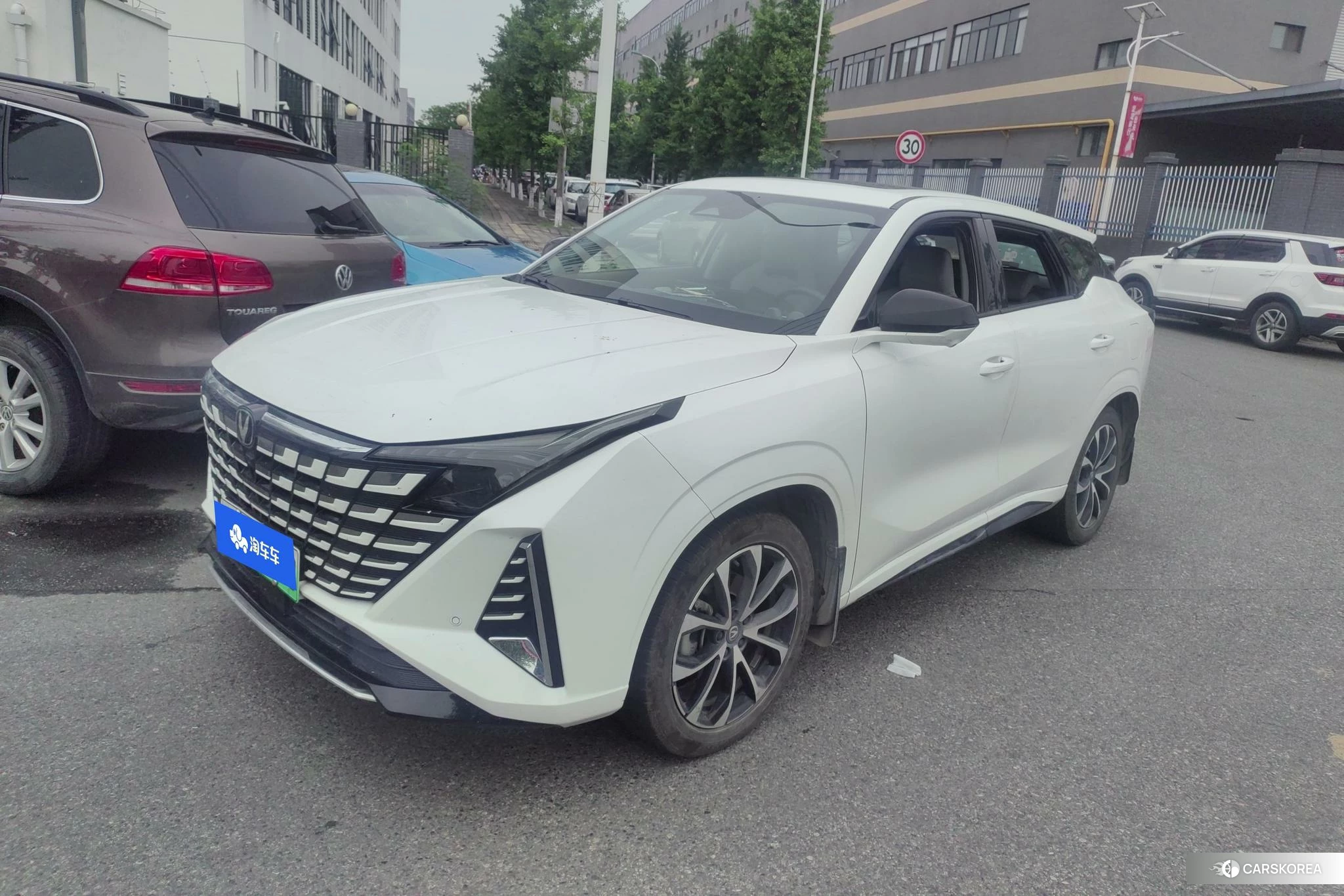 Chang'an UNI-Z PHEV id 4461711 из Китая 13