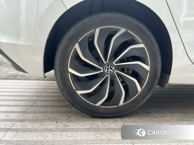 Volkswagen Golf 2024 Белый из Китая, фото 6