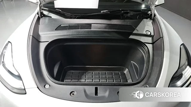 Tesla Model Y id 3646103 из Кореи 16