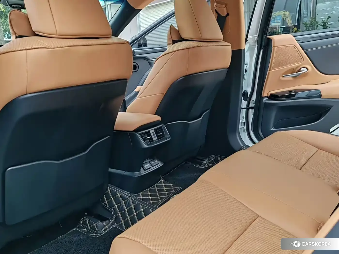 Lexus ES 2023 Белый из Китая, фото 6