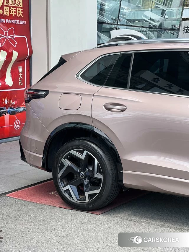Volkswagen Tiguan L 2024 Шампань из Китая, фото 6