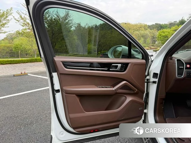 Porsche Cayenne (PO536) id 3965667 из Кореи 16