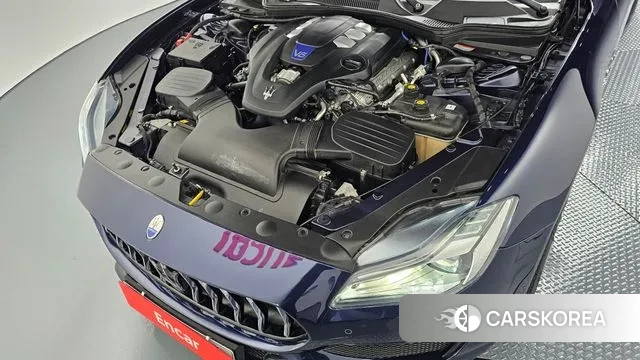 Maserati Quattroporte id 3270413 из Кореи 16