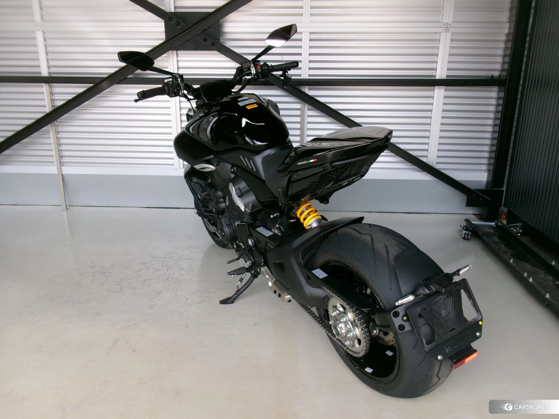 Ducati DIAVEL V4 id 4352927 из Японии 6