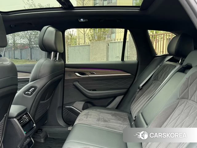 Geely Automobile Xingyue L 2024 Темно-серый из Китая, фото 6