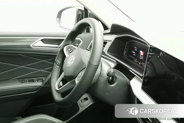 Volkswagen Tiguan L id 4276276 из Китая 20