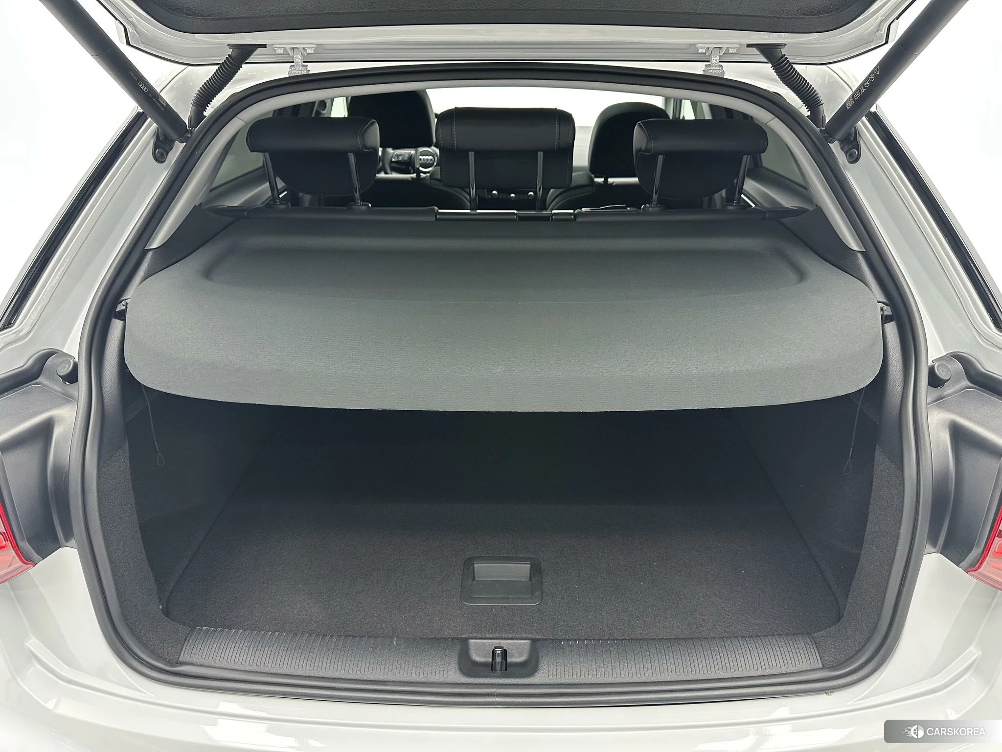 Audi Q2L id 4493141 из Китая 15