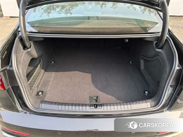 Audi A6L id 4290850 из Китая 19