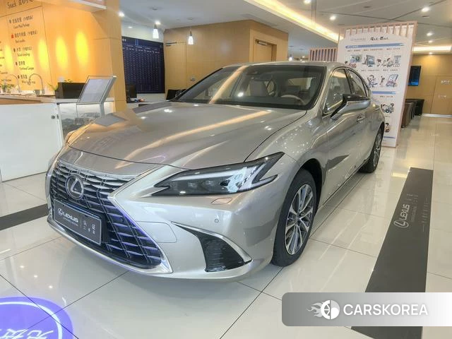 Lexus ES 2026 Шампань из Китая, фото 6