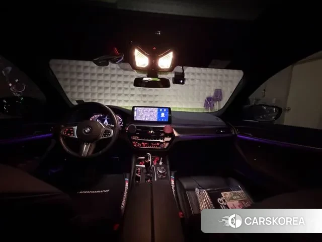 BMW 5 Series (G30) 2022 Серебристо-серый из Кореи, фото 6