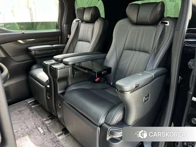 Lexus LM id 4359609 из Китая 24