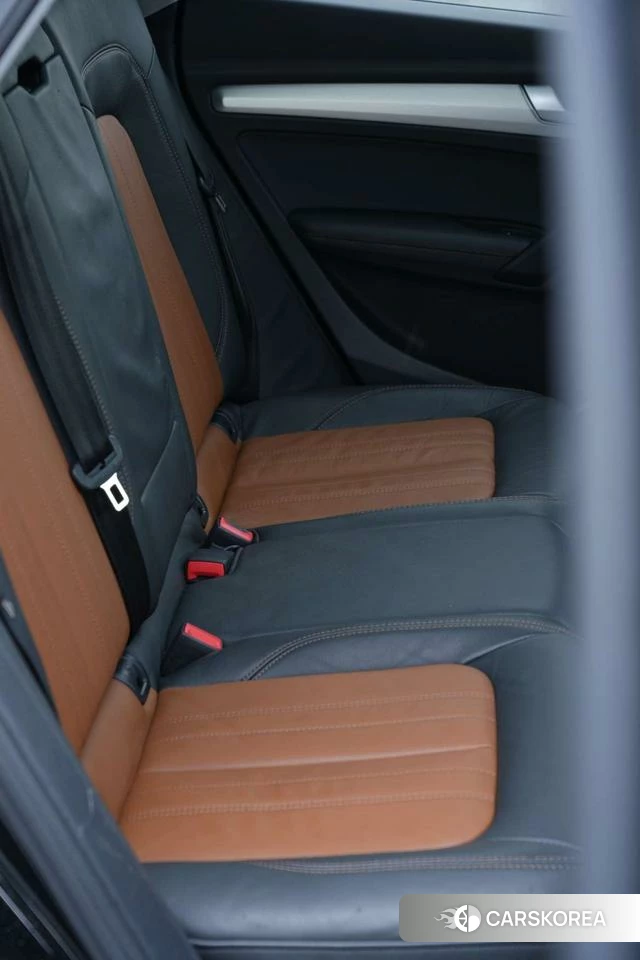 Audi Q5L id 4261441 из Китая 28