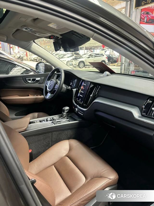 Volvo XC60 2019 Темно-серый из Китая, фото 6