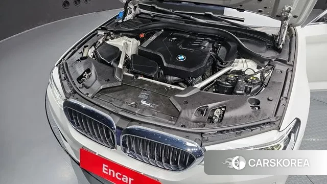 BMW 5 Series (G30) id 3344327 из Кореи 16