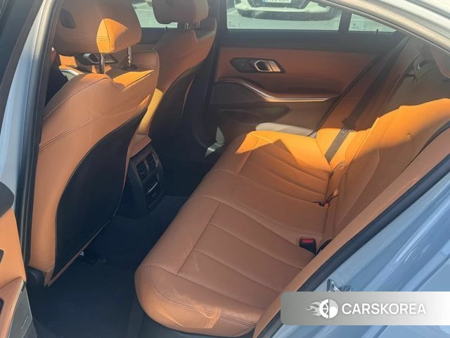 BMW 3 Series (G20) 2025 Небесно-голубой из Кореи, фото 6
