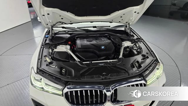 BMW 5 Series (G30) id 3935605 из Кореи 16