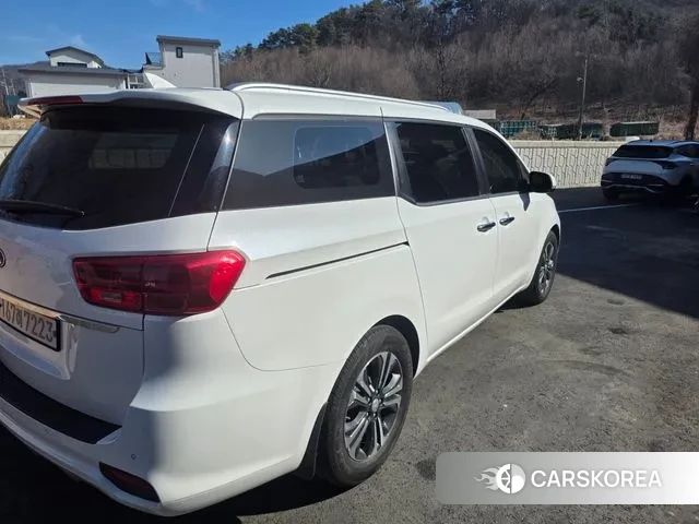 Kia The New Carnival id 3788943 из Кореи 11