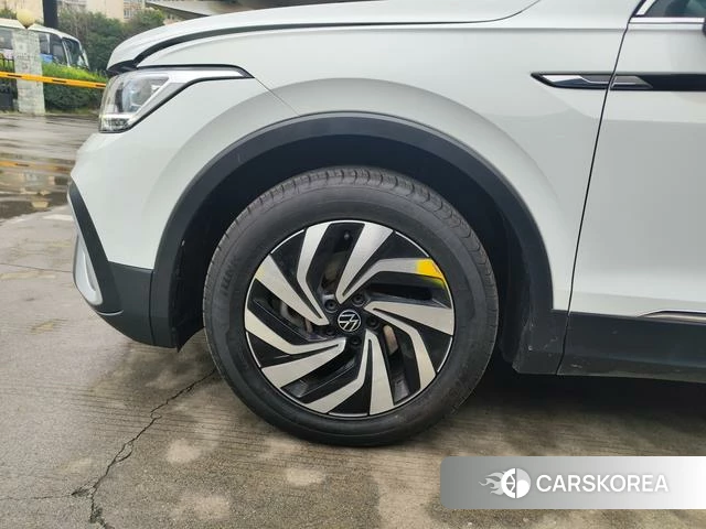 Volkswagen Tiguan L 2023 Белый из Китая, фото 6