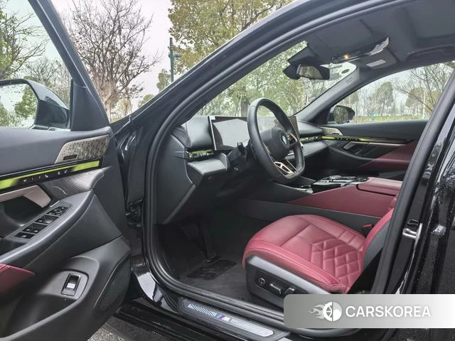 BMW 5 series 2025 Черный из Китая, фото 6