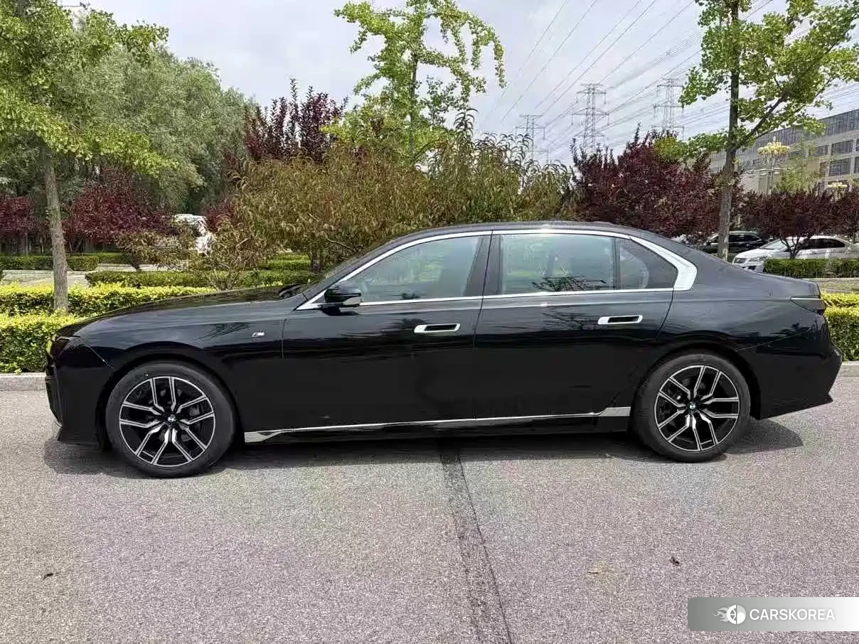 BMW 7 series 2025 Черный из Китая, фото 6