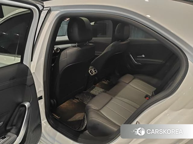 Mercedes-Benz Class A 2023 Белый из Китая, фото 6