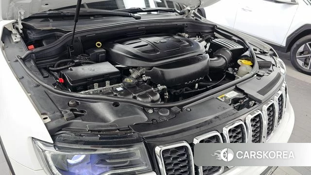 Jeep Grand Cherokee id 4286062 из Кореи 31