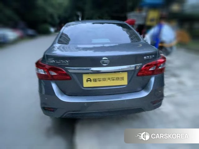 Nissan Xuan Yi 2025 Темно-серый из Китая, фото 6