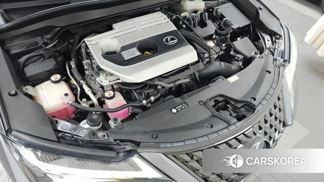 Lexus UX250h id 4760034 из Кореи 26
