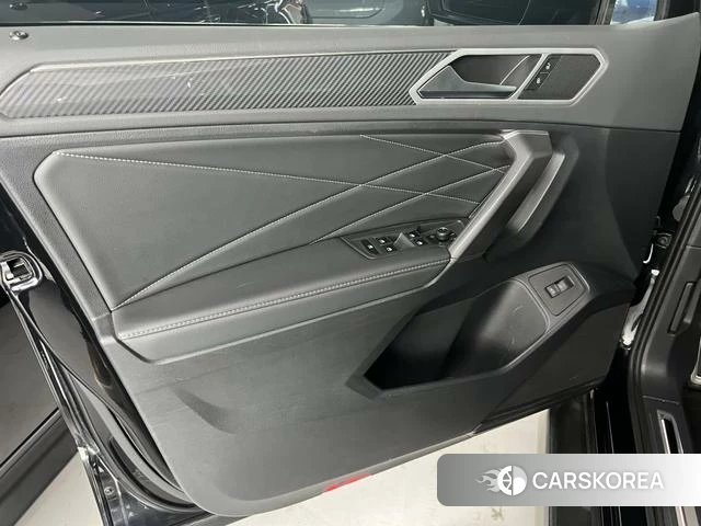 Volkswagen Tiguan L id 4359533 из Китая 15