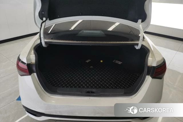 Nissan Xuan Yi id 4218185 из Китая 13
