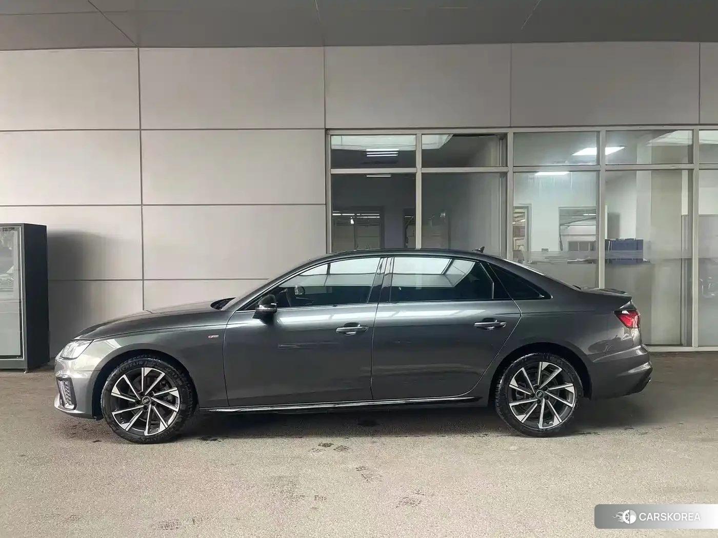 Audi A4L 2023 Silver/gray из Китая, фото 6