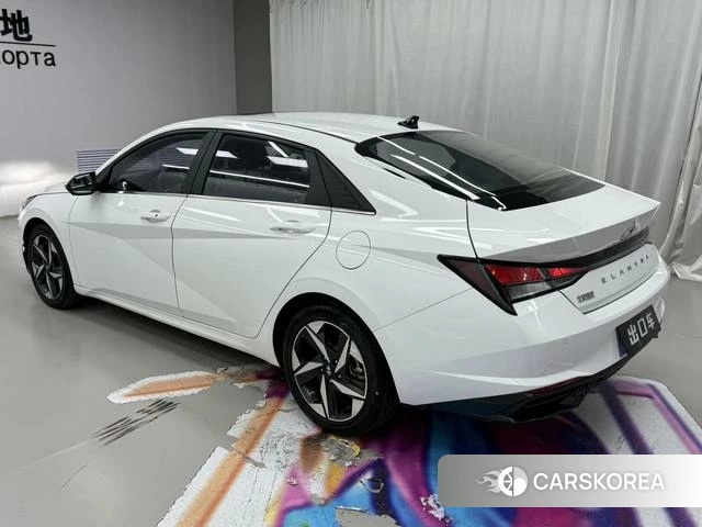 Hyundai Elantra 2023 Белый из Китая, фото 6