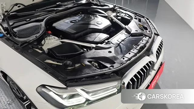 BMW 5 Series (G30) id 3650216 из Кореи 16