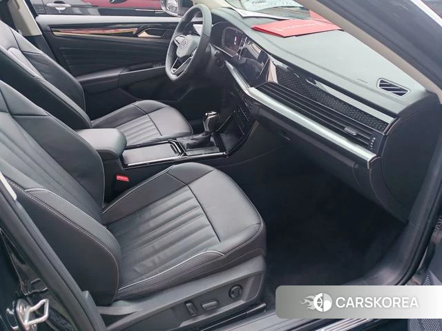 Volkswagen Passat id 4260040 из Китая 11