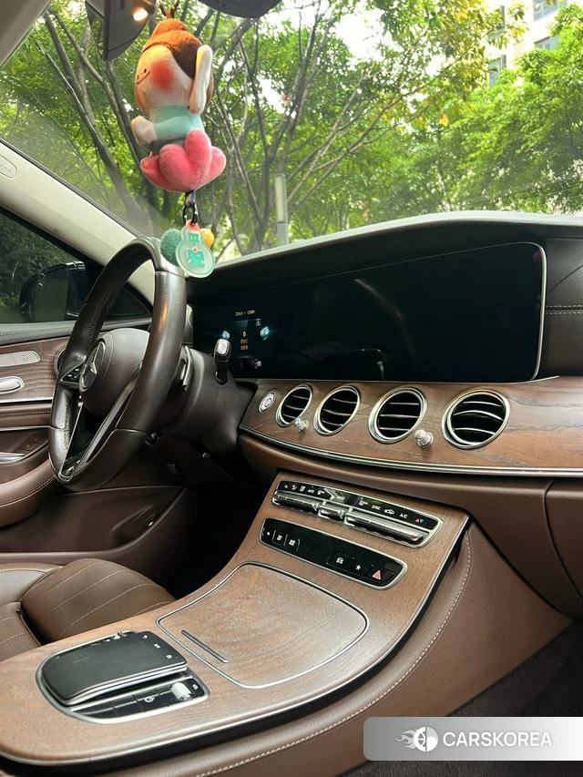 Mercedes-Benz E-class 2022 Черный из Китая, фото 6