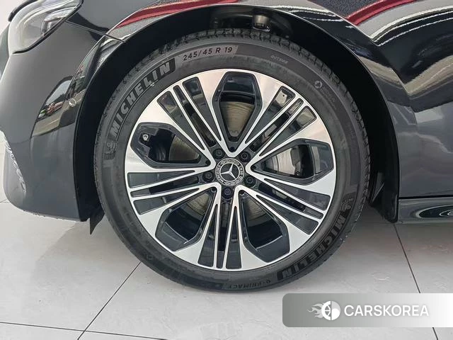 Mercedes-Benz E-class id 4300321 из Китая 17