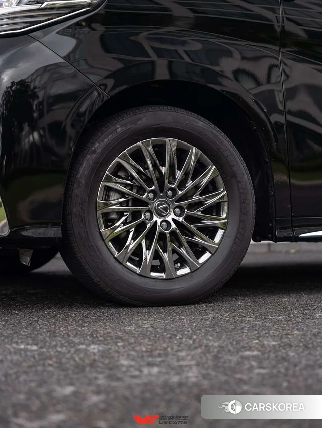 Lexus LM id 4336392 из Китая 22
