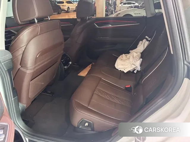 BMW 6 Series GT (G32) 2023 Белый из Кореи, фото 6