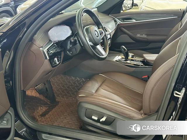 BMW 5 series 2022 Черный из Китая, фото 6