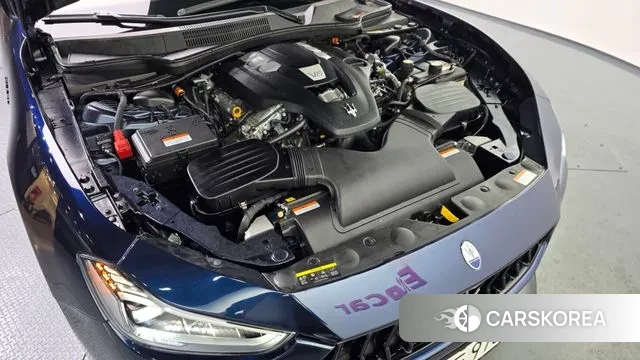 Maserati Ghibli id 3680375 из Кореи 17