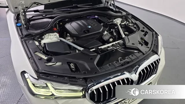 BMW 5 Series (G30) id 3746108 из Кореи 16