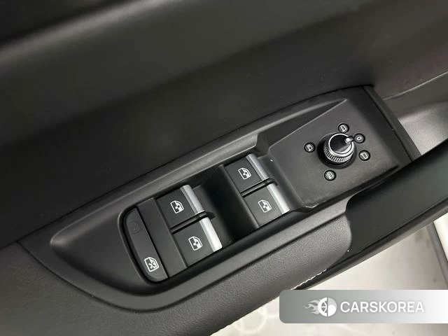 Audi Q5L id 3908267 из Китая 26