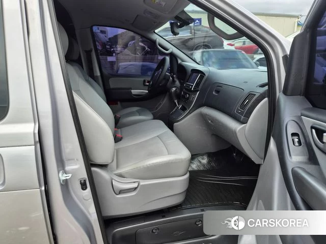 Hyundai The New Grand Starex id 4697966 из Кореи 13