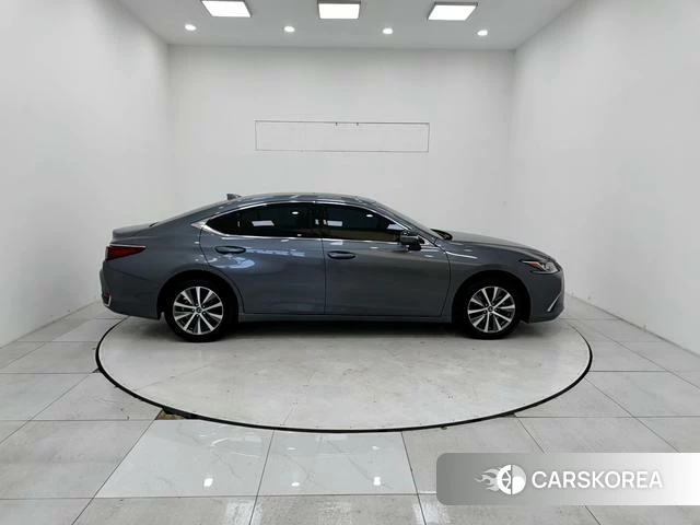Lexus ES id 4208015 из Китая 16