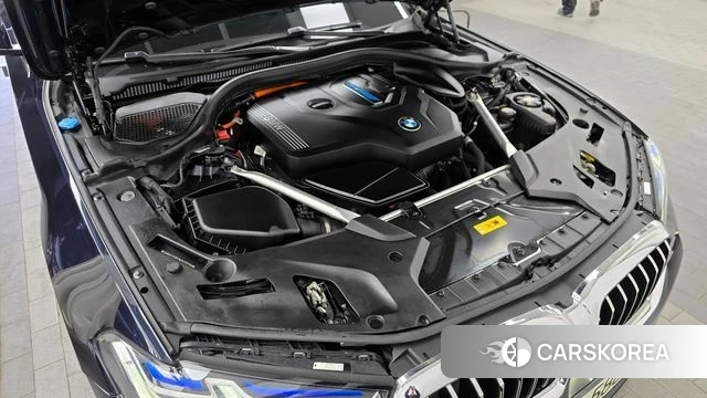 BMW 5 Series (G30) id 3812268 из Кореи 16